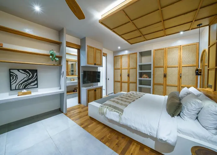 Вилла Mango Bliss - Amazing 4-bdr In Berawa ! Perfect Location ! *