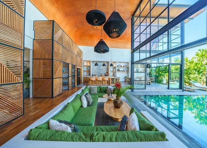 Mango Bliss - Amazing 4-bdr In Berawa ! Perfect Location !