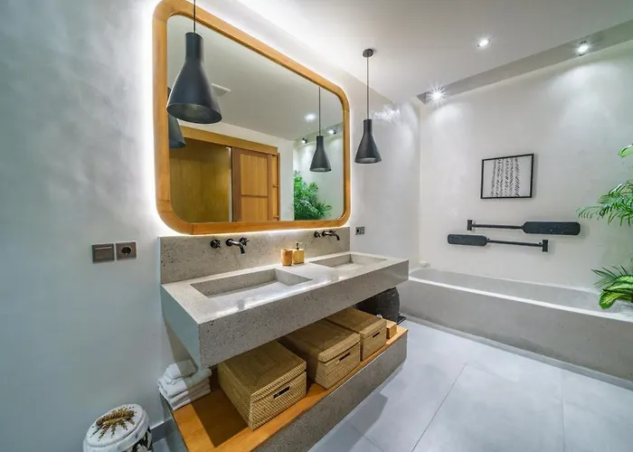 Mango Bliss - Amazing 4-bdr In Berawa ! Perfect Location ! Вилла Чангу