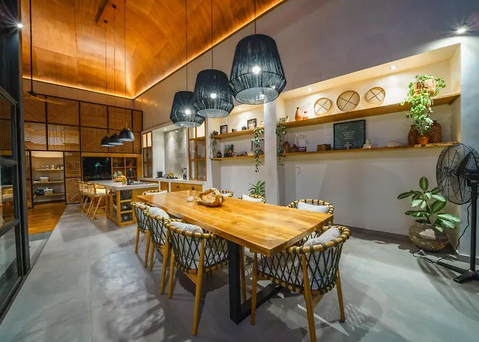 Вилла Mango Bliss - Amazing 4-bdr In Berawa ! Perfect Location ! *