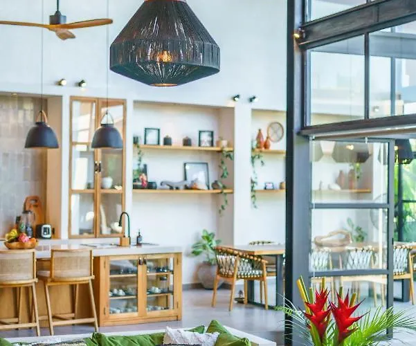 Mango Bliss - Amazing 4-bdr In Berawa ! Perfect Location !