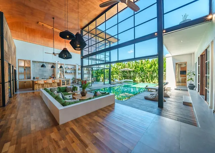 Вилла Mango Bliss - Amazing 4-bdr In Berawa ! Perfect Location !